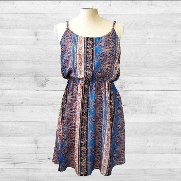 Everly Dress - Size Medium - Picture 2 of 8